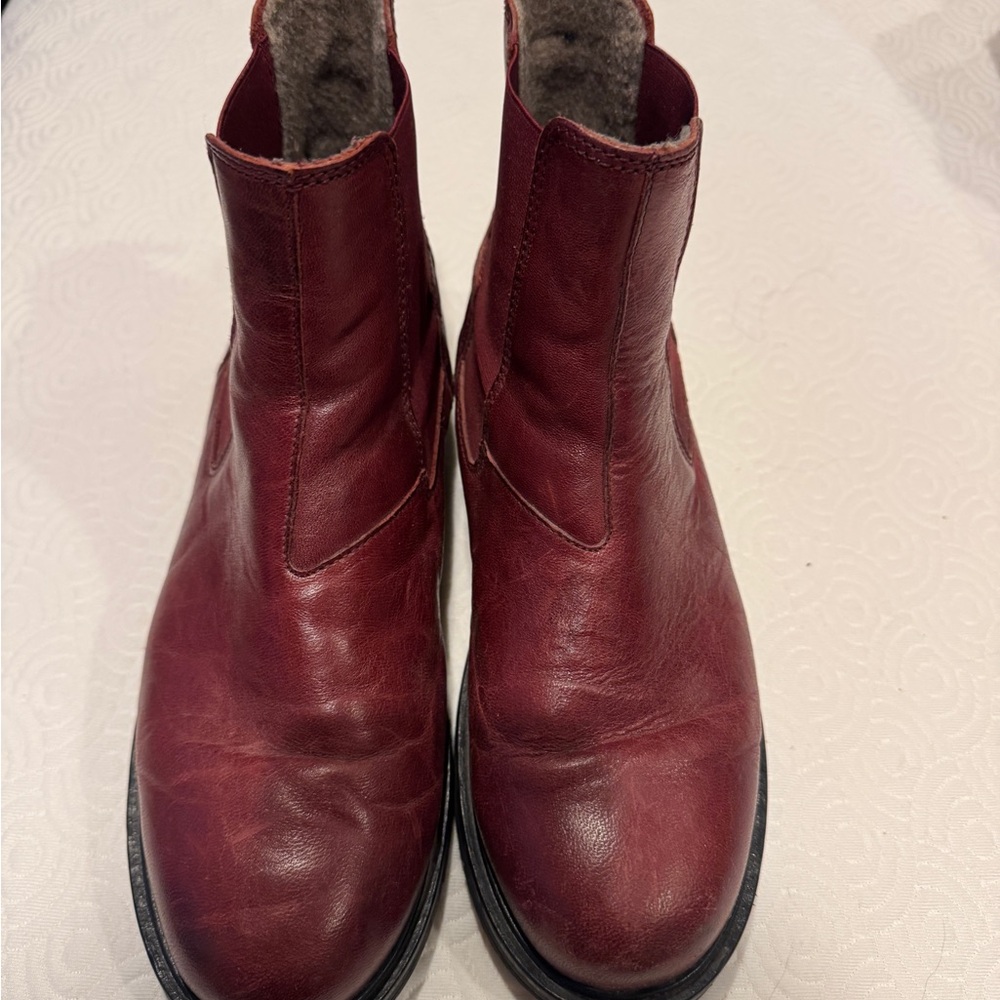Chic Women's Burgundy Ankle Boots